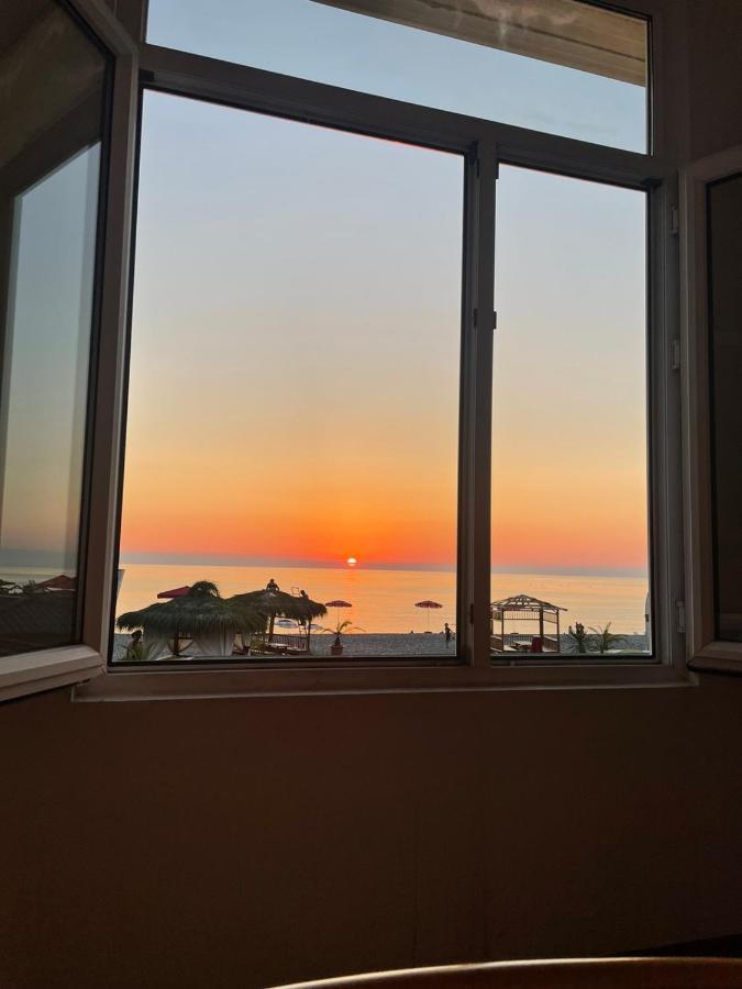 Kvariati Palma Hotel エクステリア 写真
