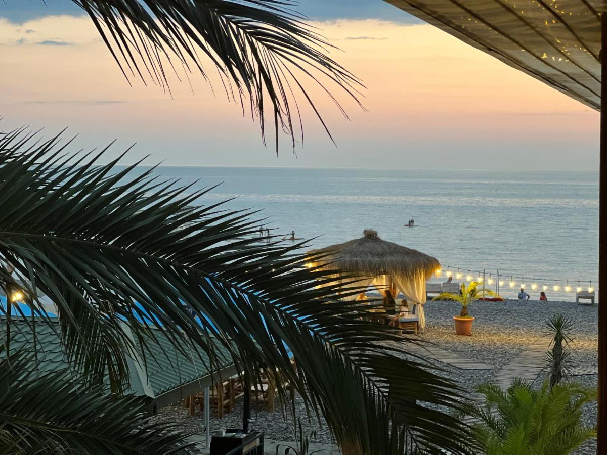 Kvariati Palma Hotel エクステリア 写真