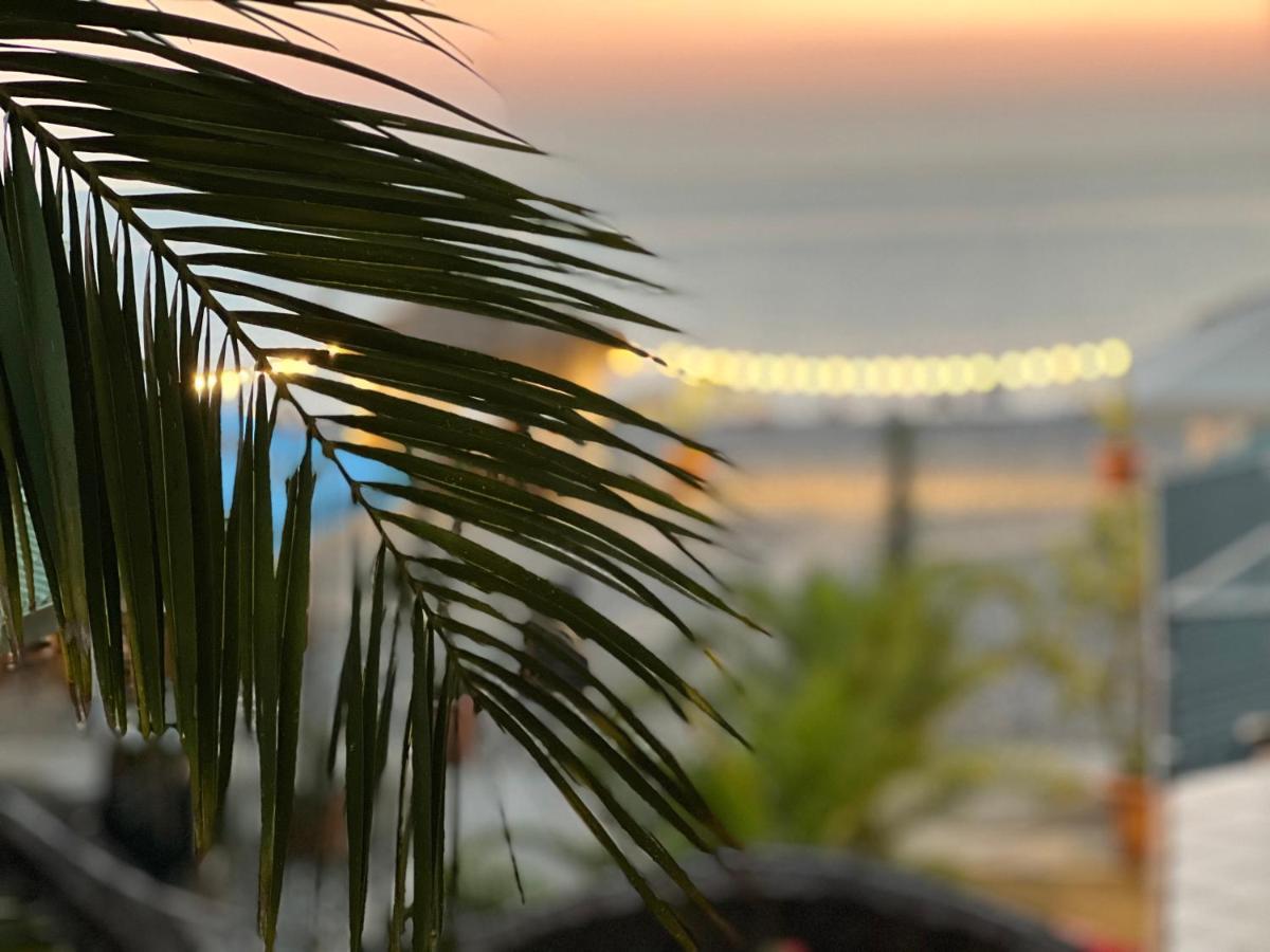 Kvariati Palma Hotel エクステリア 写真